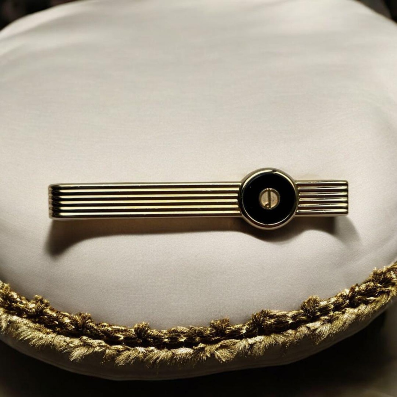 DUNHILL ネクタイピン　ゴールド色