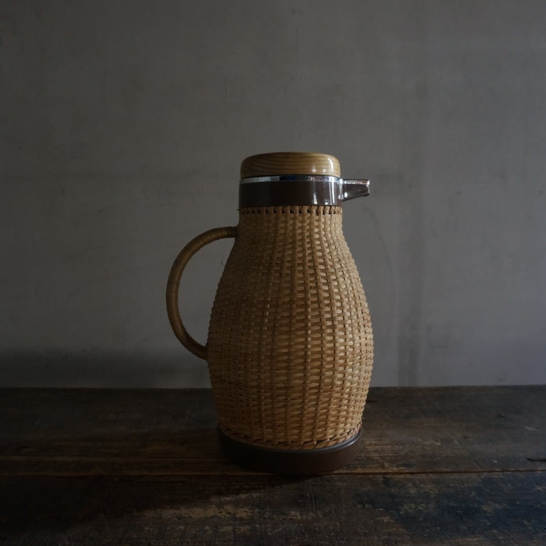 古い国産の魔法瓶