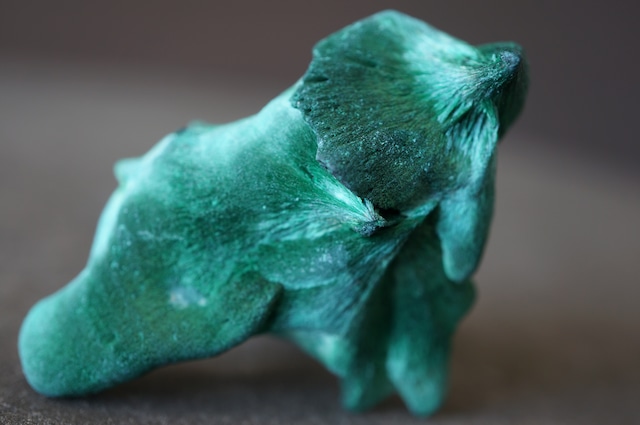 コンゴ産ヴェルヴェットマラカイト Malachite 2275
