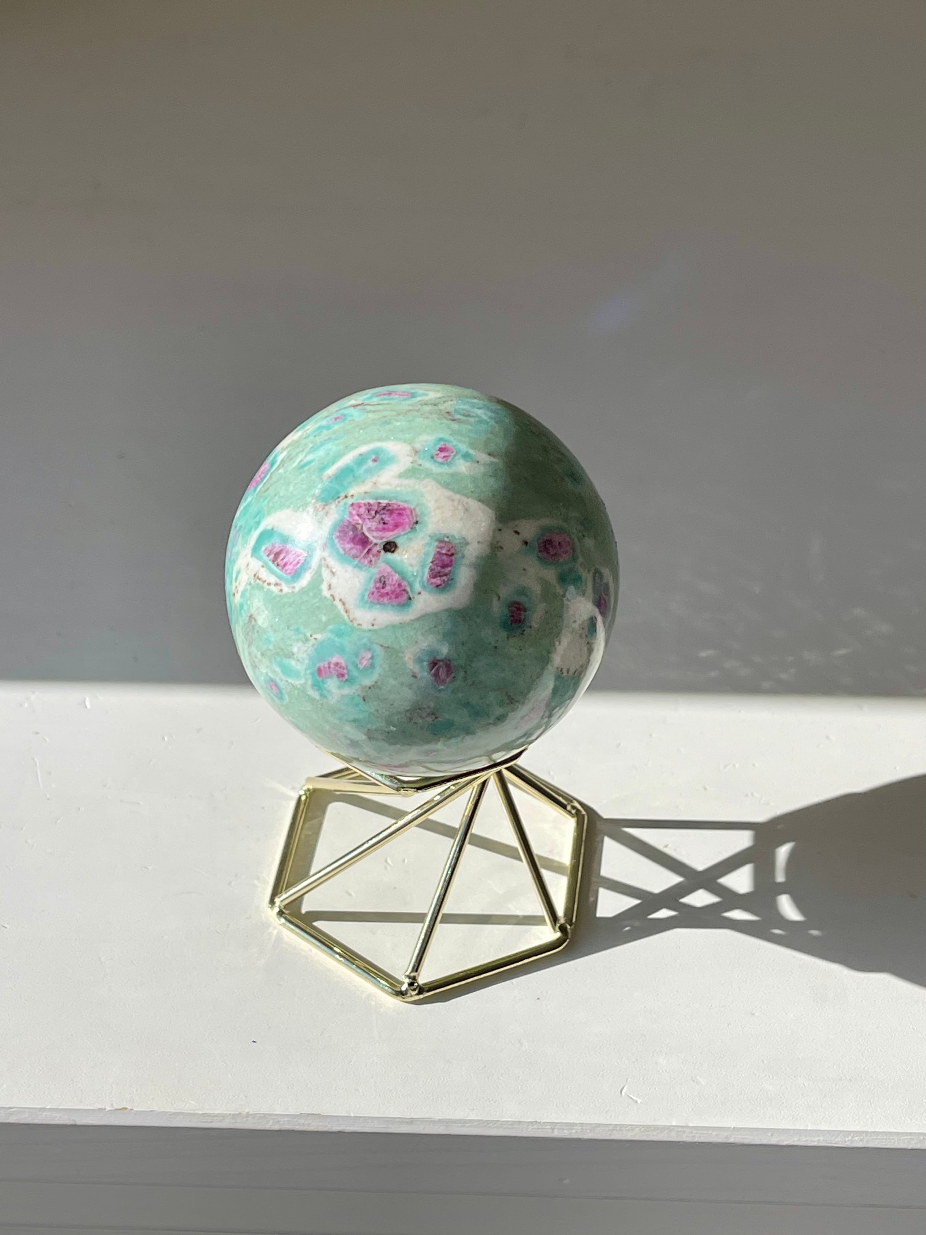 ルビーインフックサイトスフィア/Ruby in fuchsite sphere