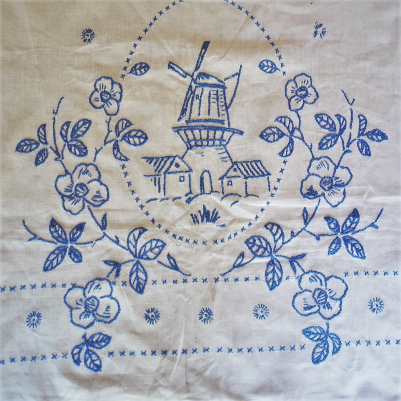 刺繍オーバータオル ドイツ 花と風車