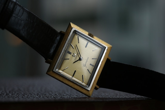 【OMEGA】 1965年製 オメガ 『ジュネーブ 』変則レクタンギュラー 特殊フレーム バーインデックス 旧書体 18金無垢 手巻き / Vintagewatch / Geneve / 18KYG / Cal.620