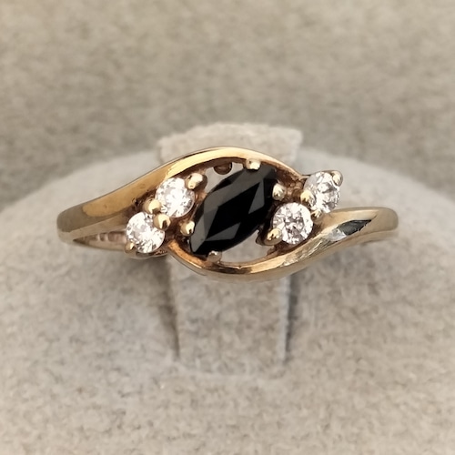 Vintage 9ct Gold and Sapphire Ring 1986年UK