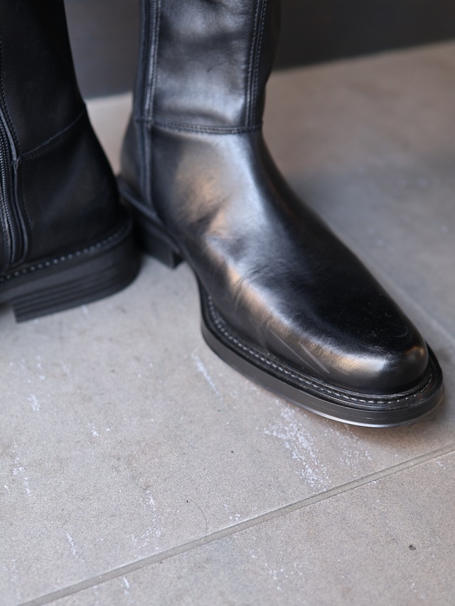 plane toe leather boots