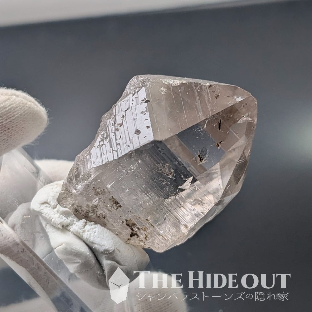 ヒマラヤ水晶オールドストック原石標本029 クリアなのに「色み」を