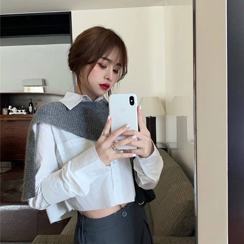 ショール香港スタイルのレトロな白い長袖シャツ女性の初秋のルーズシャツ、短いニッチトップ ブラックストロベリース53235015918