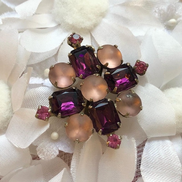 Vintage purple×pink cutglass broach