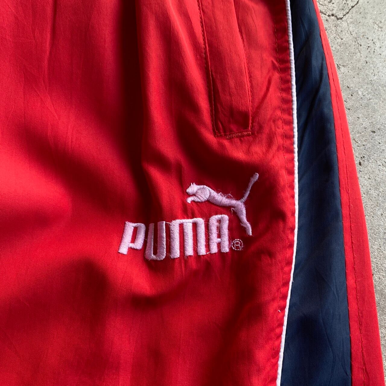 puma ナイロンパンツ ラインパンツ メンズM 古着 赤×ネイビー ...