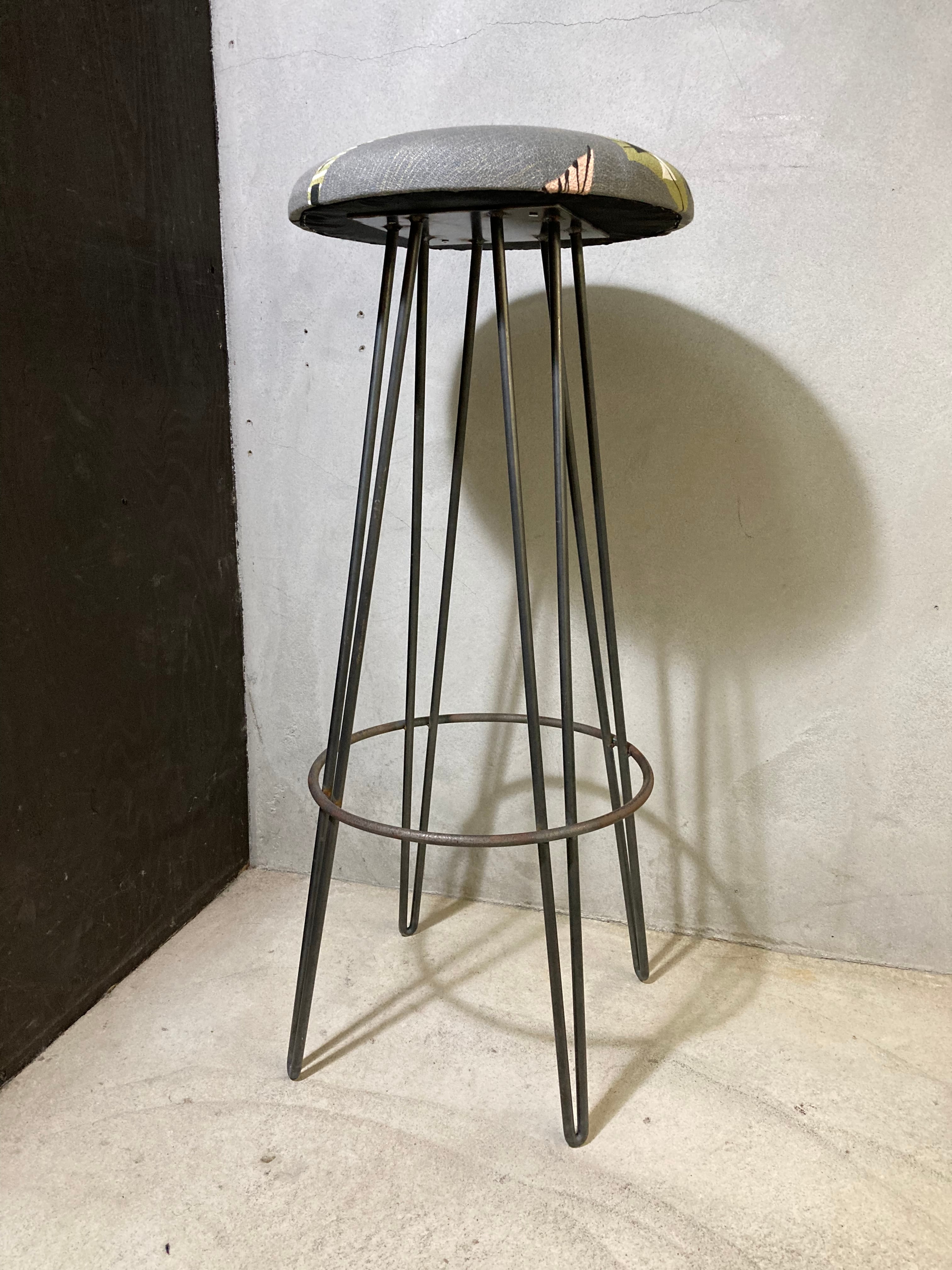 HAIRPIN LEG HIGH STOOL  (beady antiques)