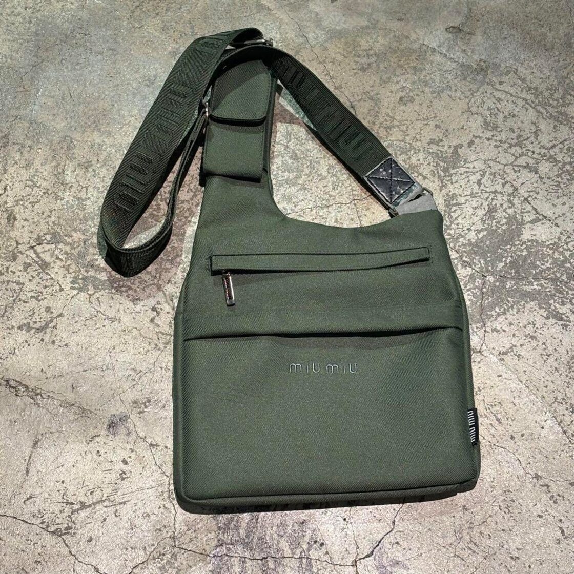 miu miu ミュウミュウ ショルダーバッグ ミリタリー テック ナイロン  