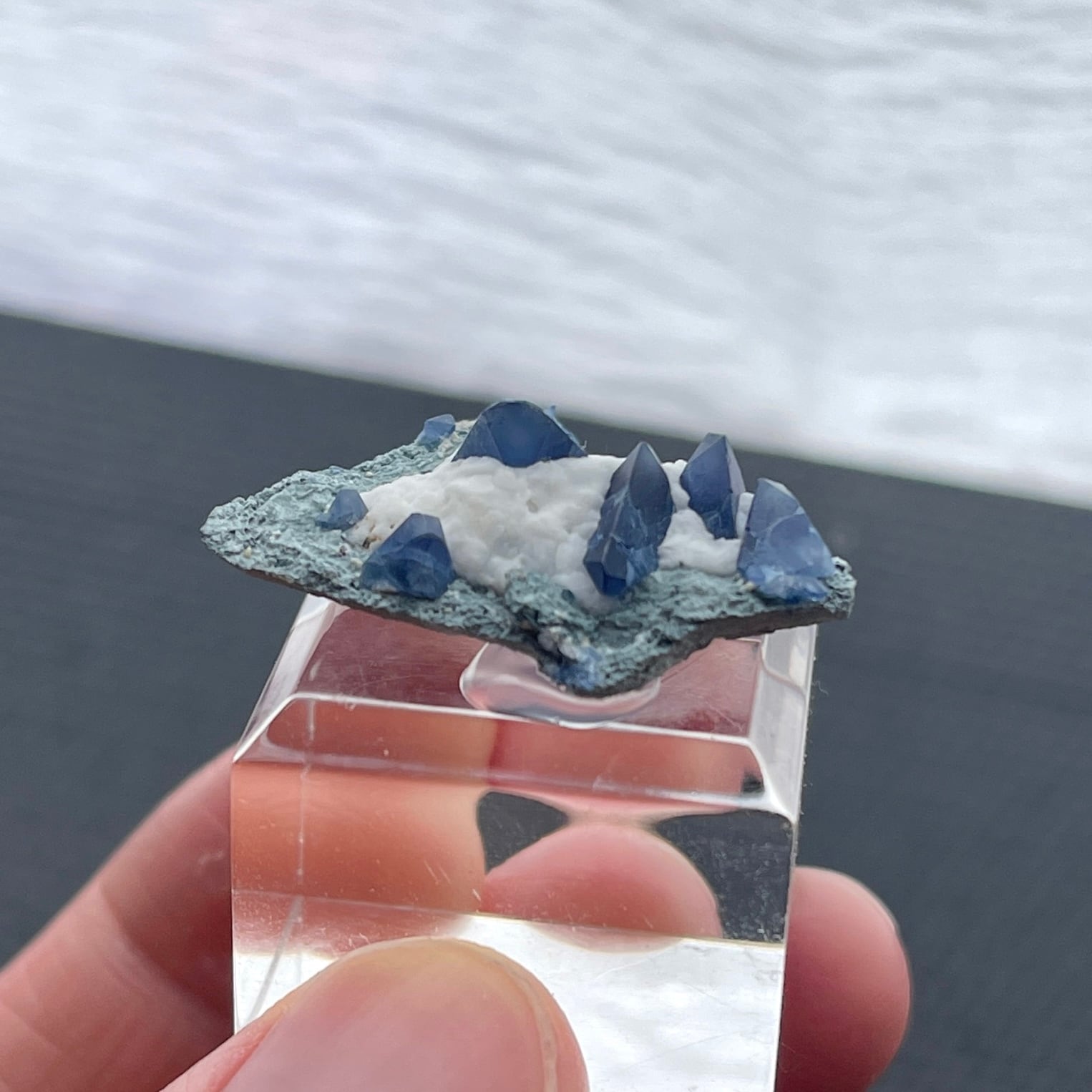 ベニトアイト【Benitoite】アメリカ産 | PEANUTS MINERALS