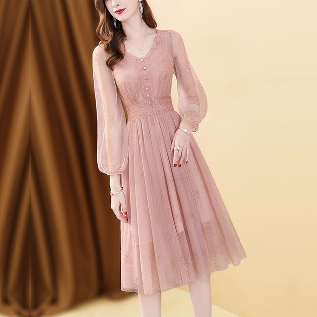 ワンピース レディース 送料無料 フレアワンピース レース  ティアード Vネック チュール フレアスリーブ エンジェルスリーブ 半袖 Aライン フィットアンドフレア 透け感 シースルー 抜け感 こなれ感 爽やか 涼し かわいい 大人可愛い フリル リボン ウエストマーク 膝丈 プルオーバー 大人女子 きれいめ ひらひら 通気性 フェミニン ガーリー キュート ラブリー ブルー 青 無地 単色 春 春服 夏 夏服 20代 30代 普段使い 存在感 お出かけ スタイル ハイウエスト 脚長 美脚