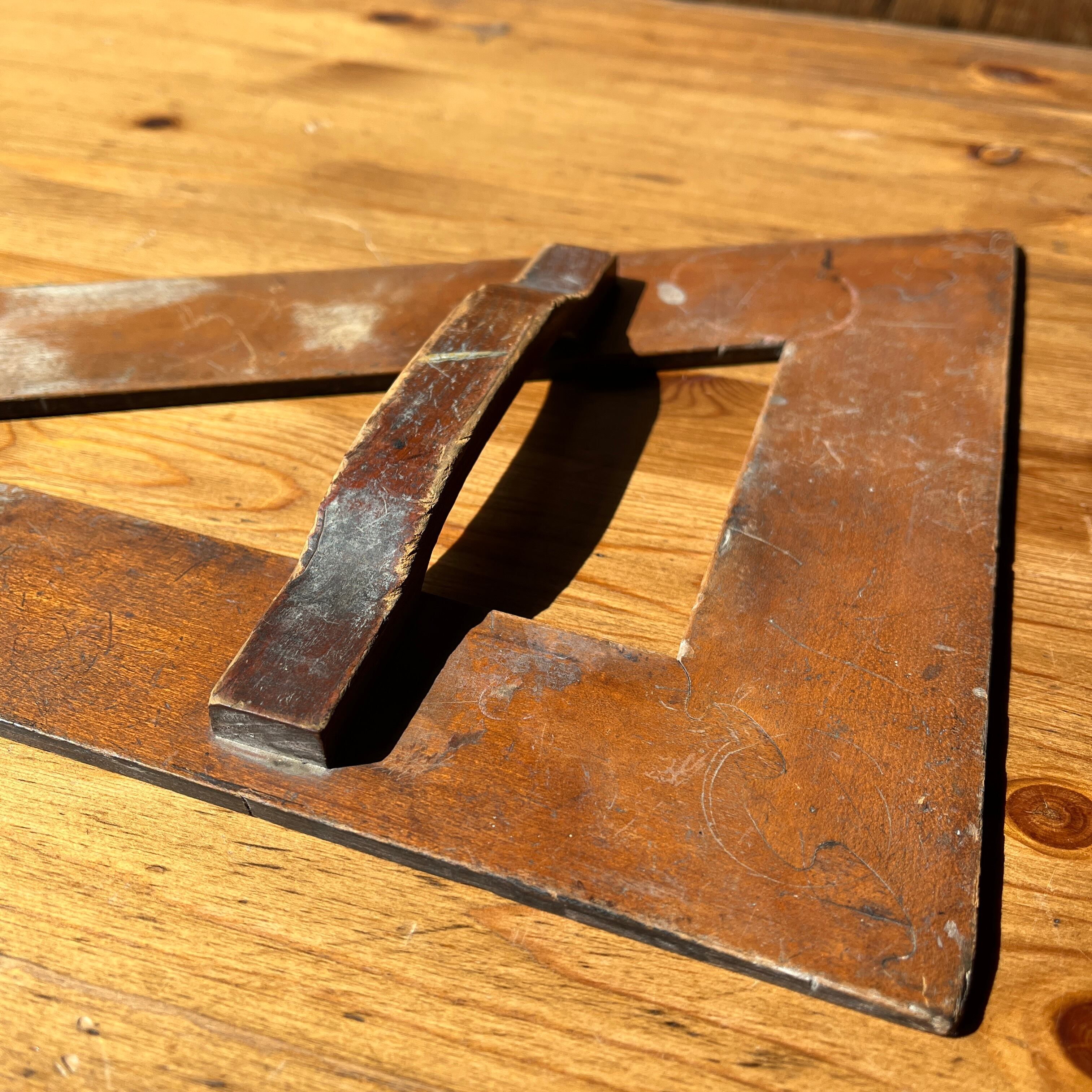 木製の大きな三角定規 古道具 アンティーク | 家貨屋 kakaya