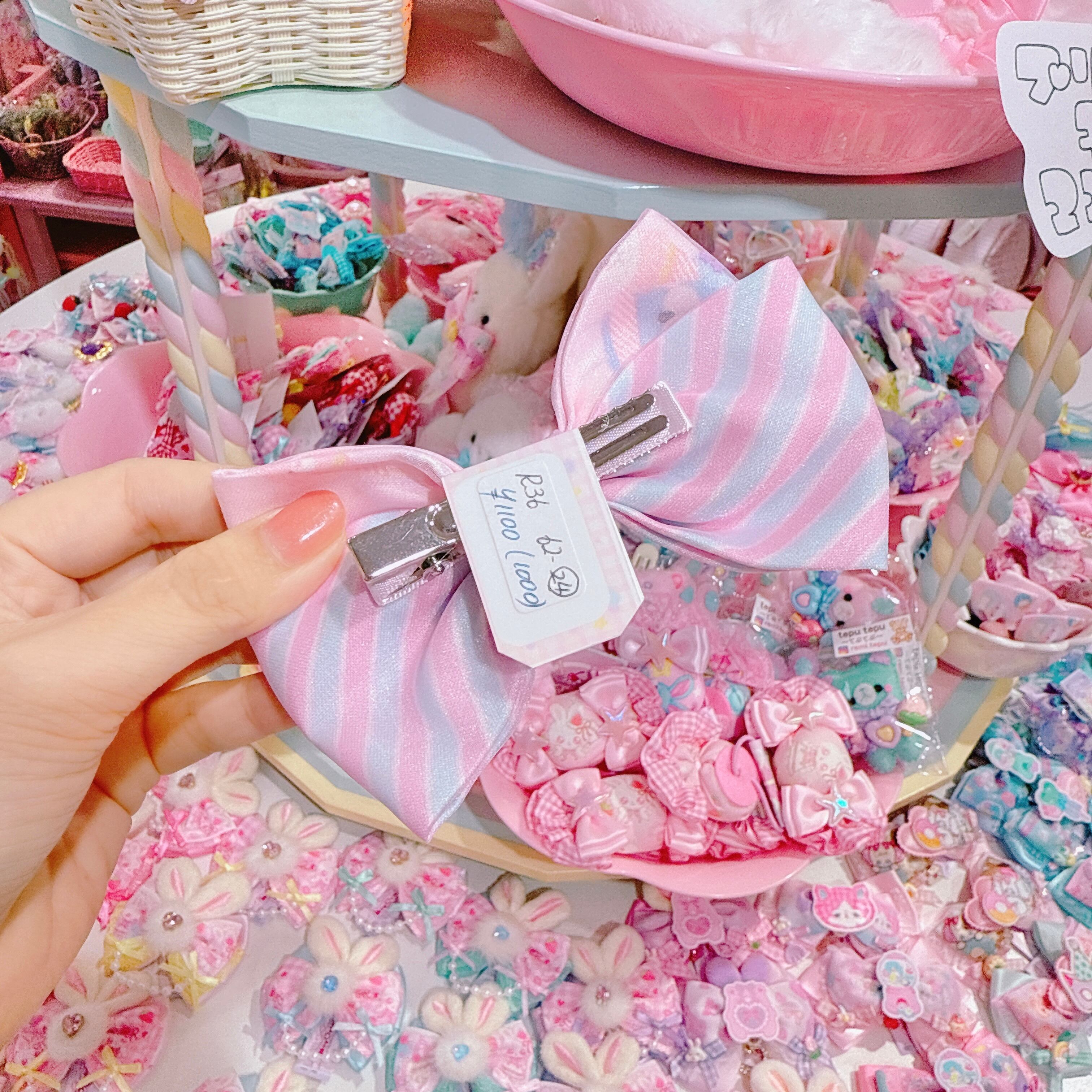 【R36】62-24ファブリックヘアクリップ