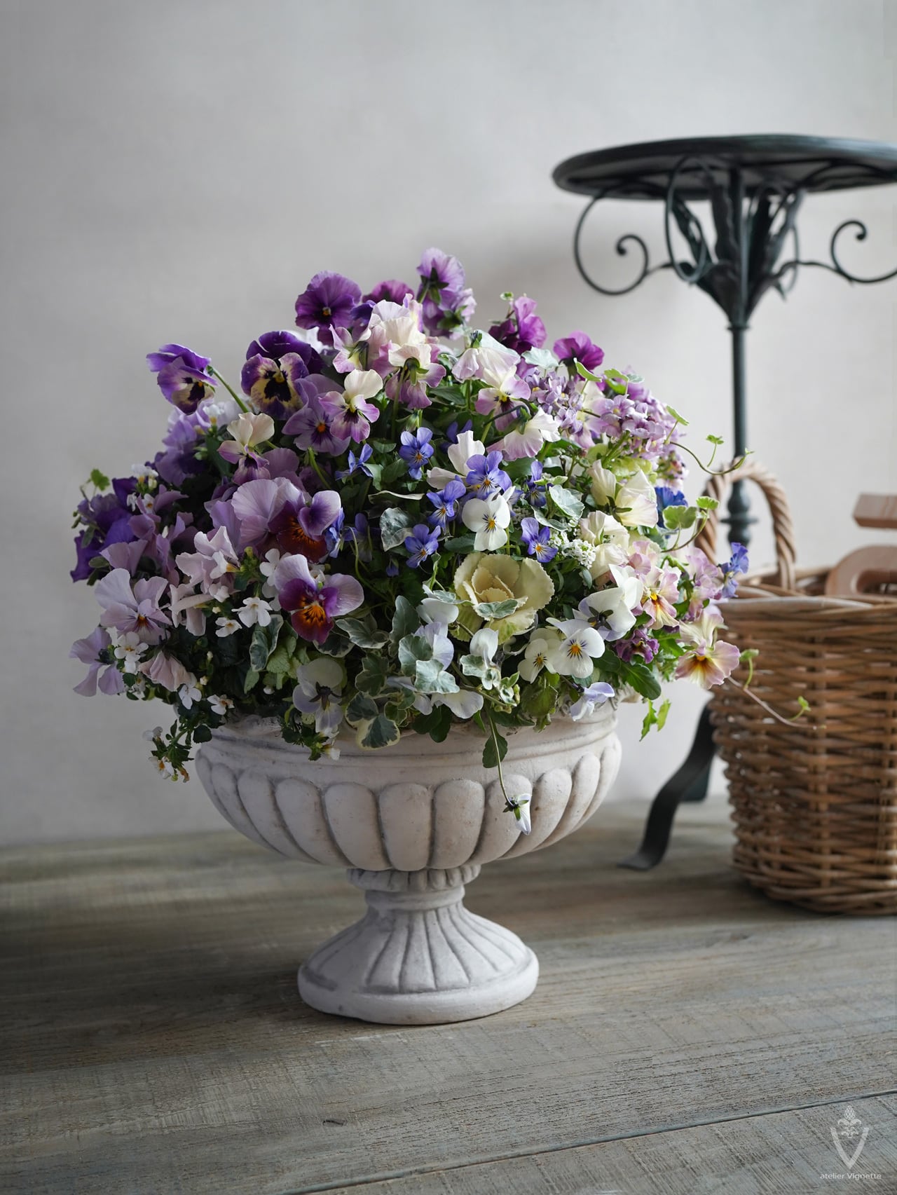 植木鉢】大きめゴブレット φ31cm 軽量グラスファイバー | アトリエ