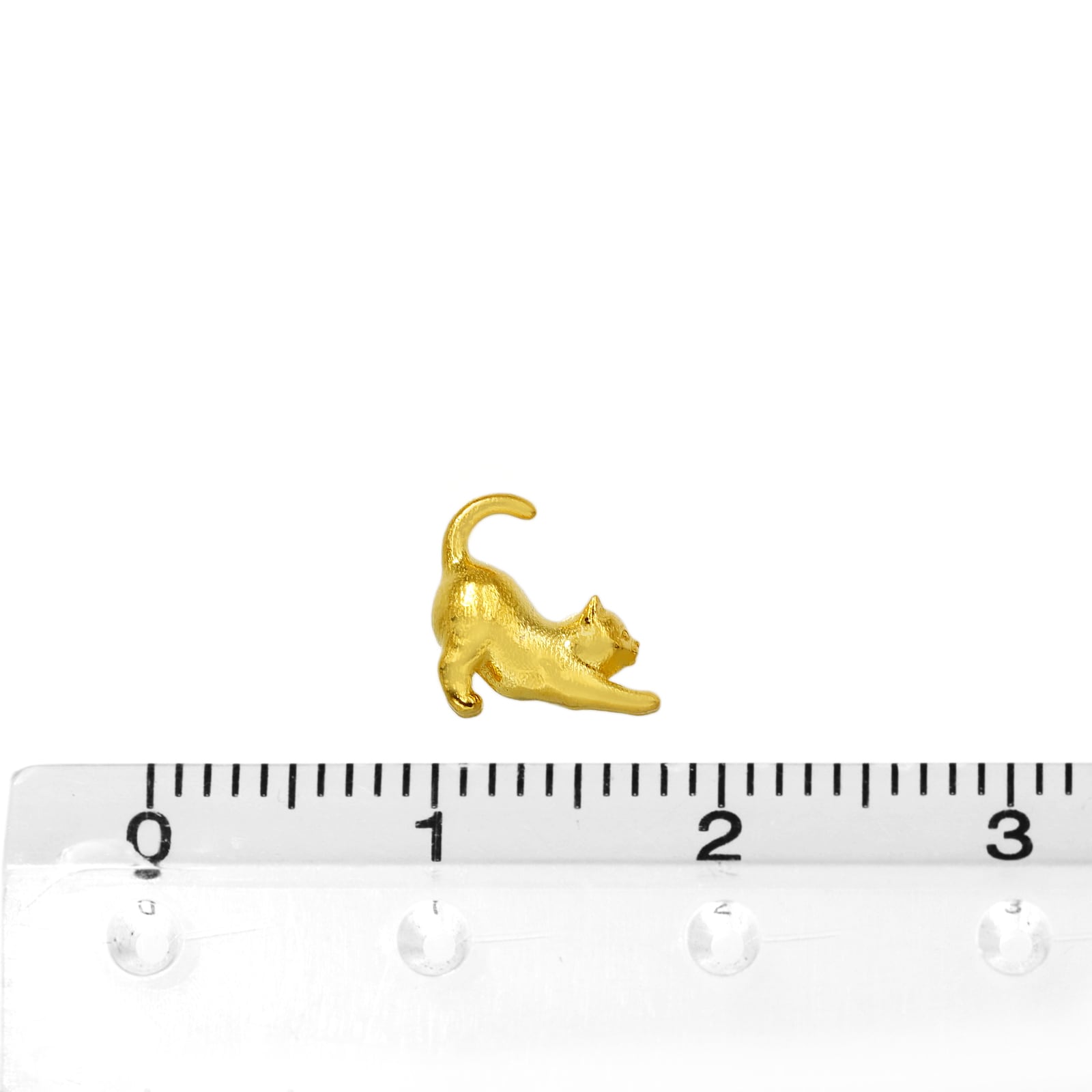 純金『背伸びする猫』約1g お守り 【JUNGOLD】 | JUNGOLD【純金の世界】