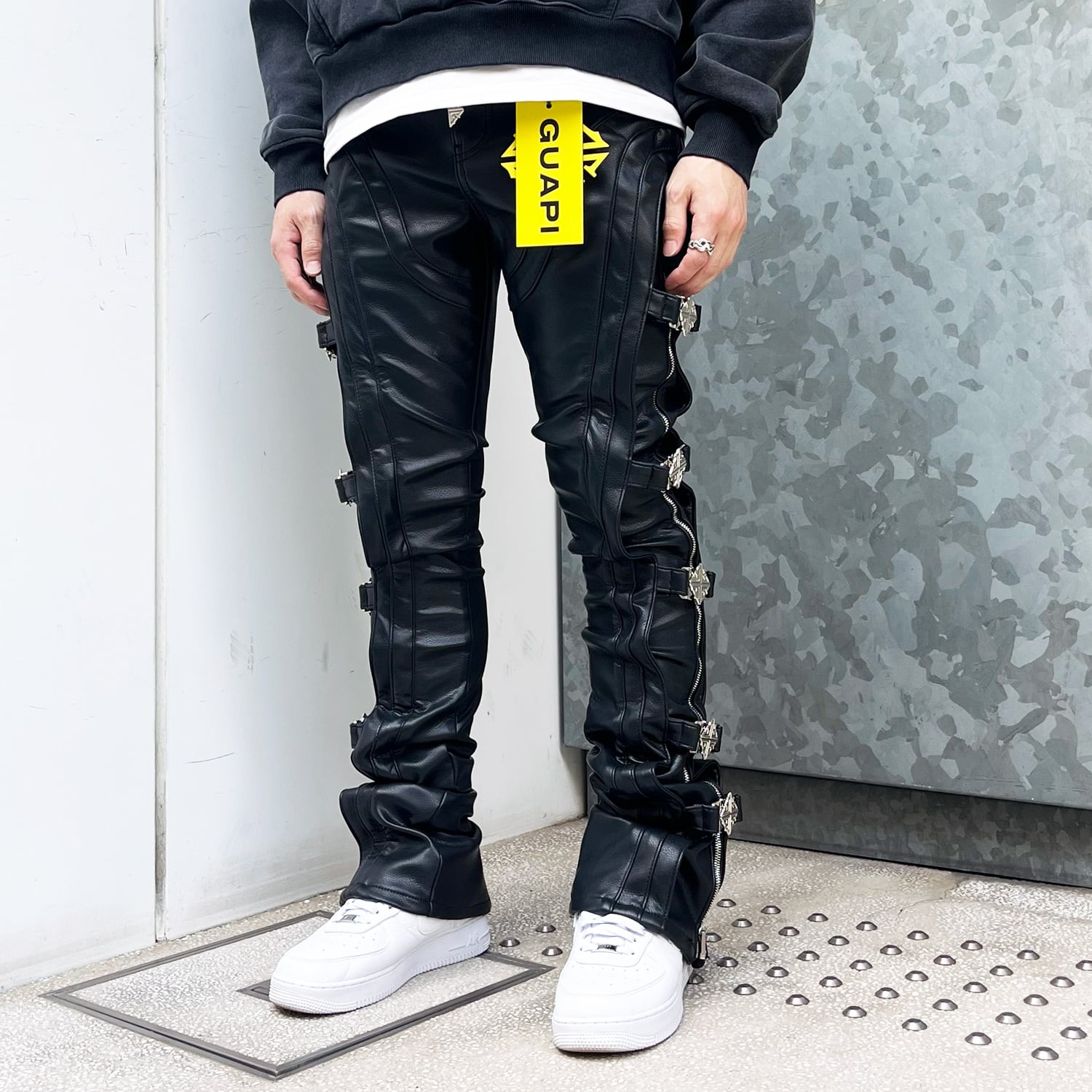 GUAPI / BUCKLE LEATHER PANT | HOLICK
