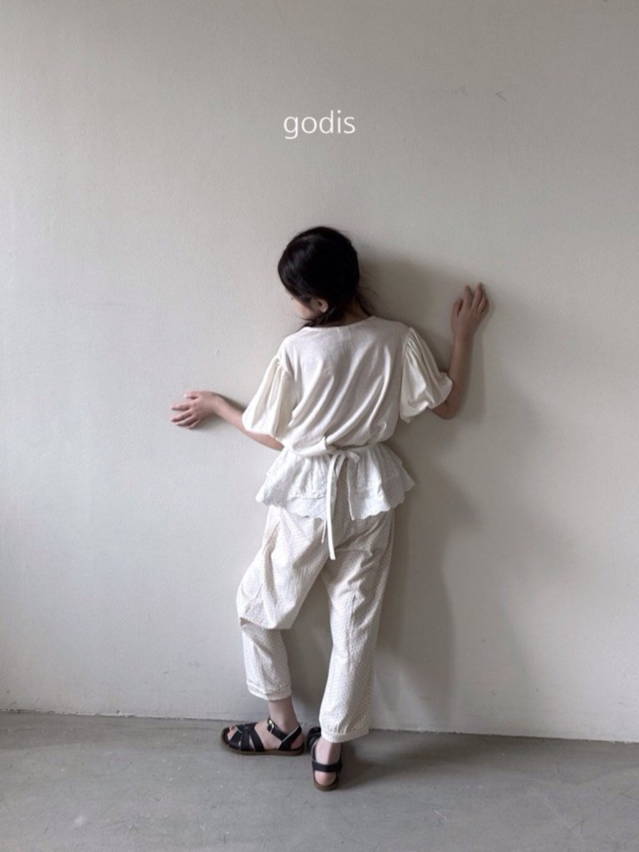 [godis] Balloon Sleeve Tee / [고디스] 벌룬소매티