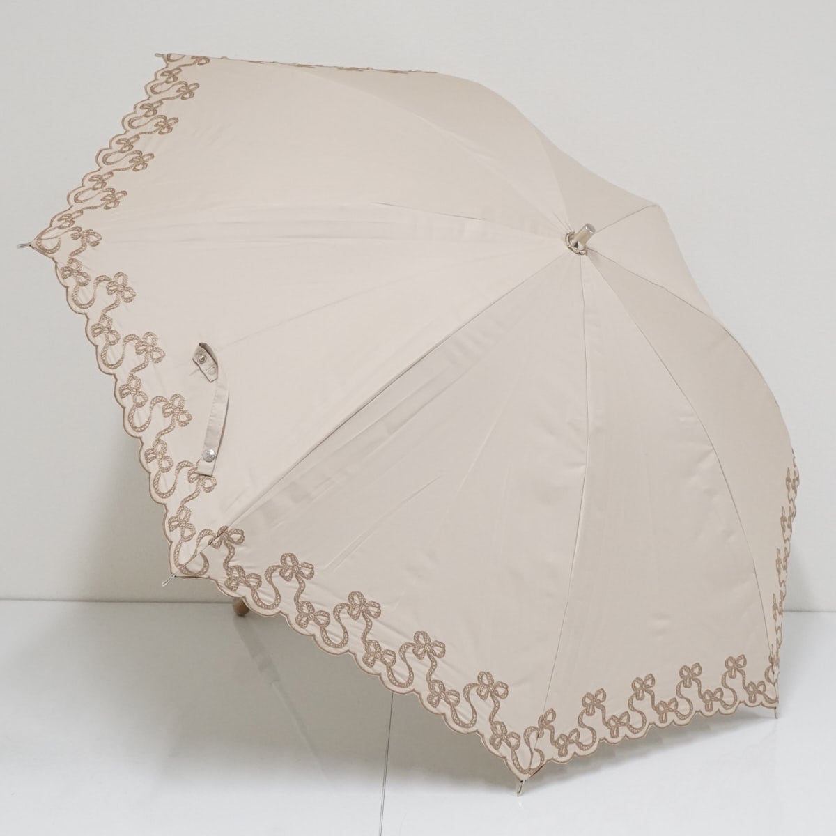 サンバリア100 完全遮光日傘 USED美品 Sサイズ コンビ moku アイボリー