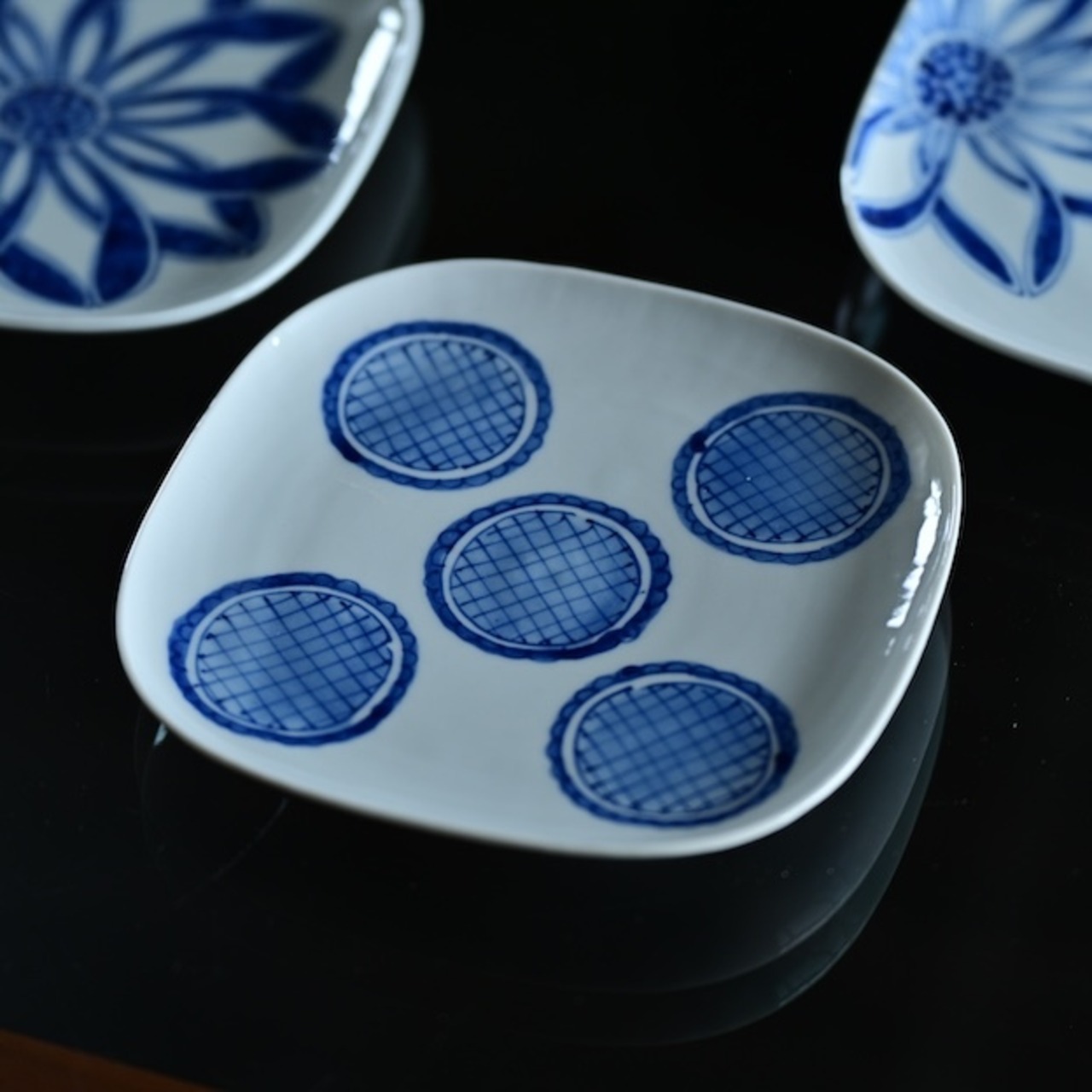 吉岡将弐　【蔵出し市】No.05 五花文四方皿 / Syoji Yoshioka – No.05 Five-Flower Motif Square Plate［2104130011443］