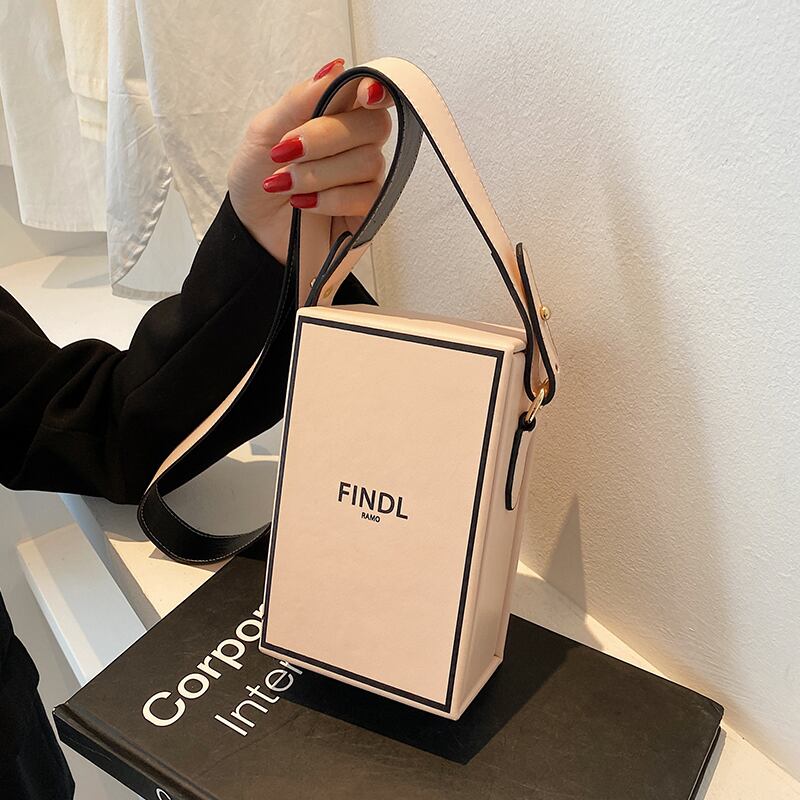 サマーレッド 夏物 スクウェア メッセンジャーバッグ Tiancai_Wing_Bag86202528669