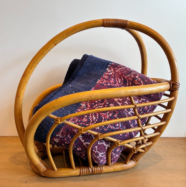 ラタンマガジンラック