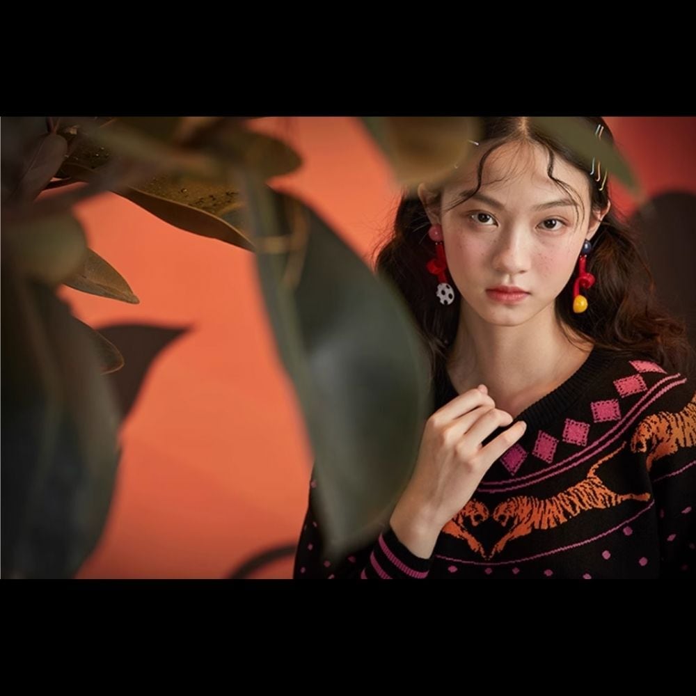 ラスト1点】ギザギザ裾のショート丈長袖タイガーニット E00327