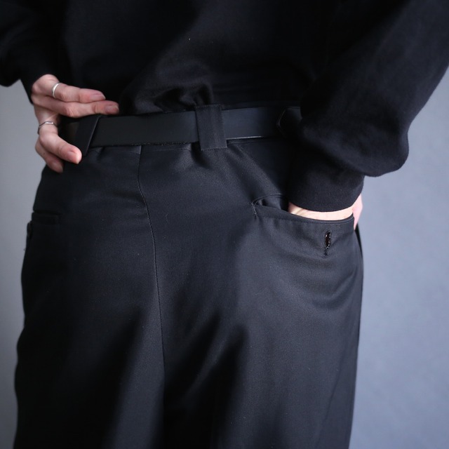 3-tuck tapered silhouette black wide slacks