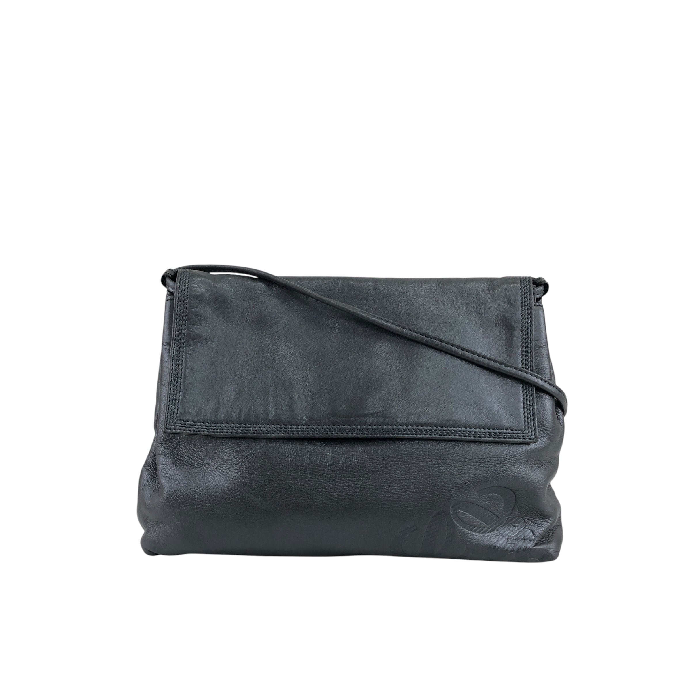 LOEWE ロエベ ナッパレザー シルバーチェーンショルダーバッグ LOEWE ロエベ ショルダーバッグ シルバー アナグラム ナッパレザー
