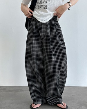 Curve Check Trousers