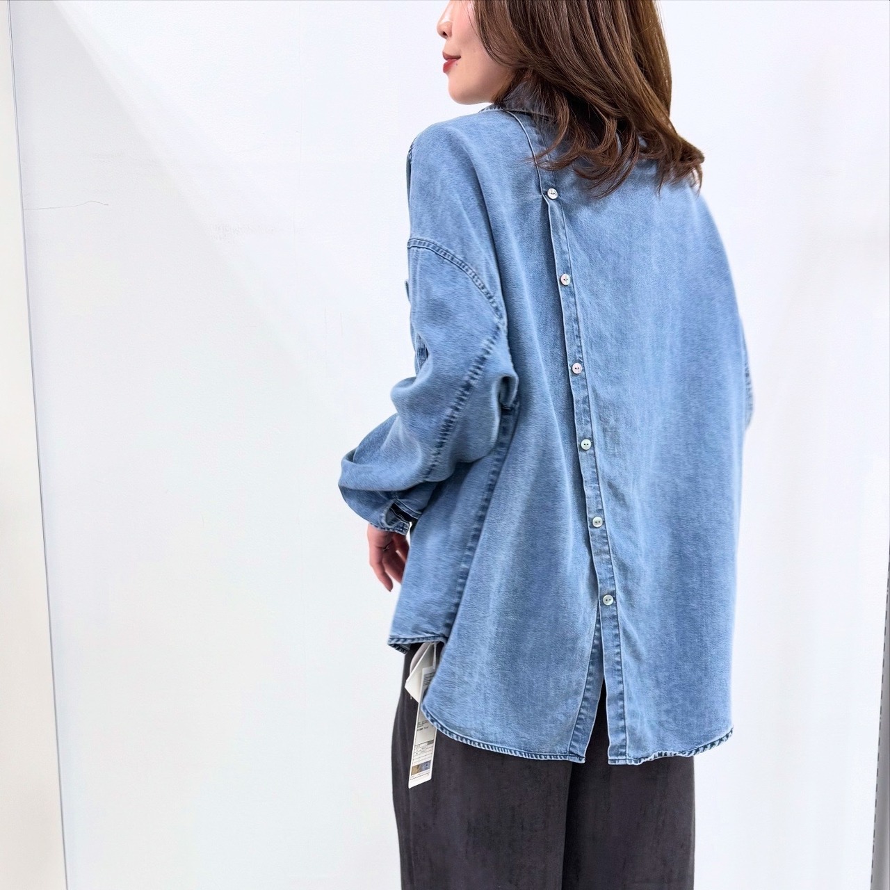 ロージー　Rosiee　バックボタンテンセルデニムシャツ