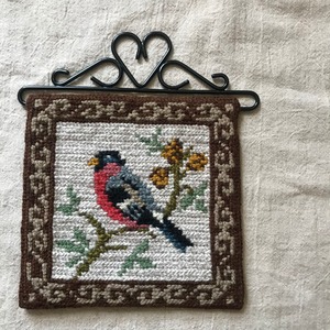 壁掛けの鳥の編み絵