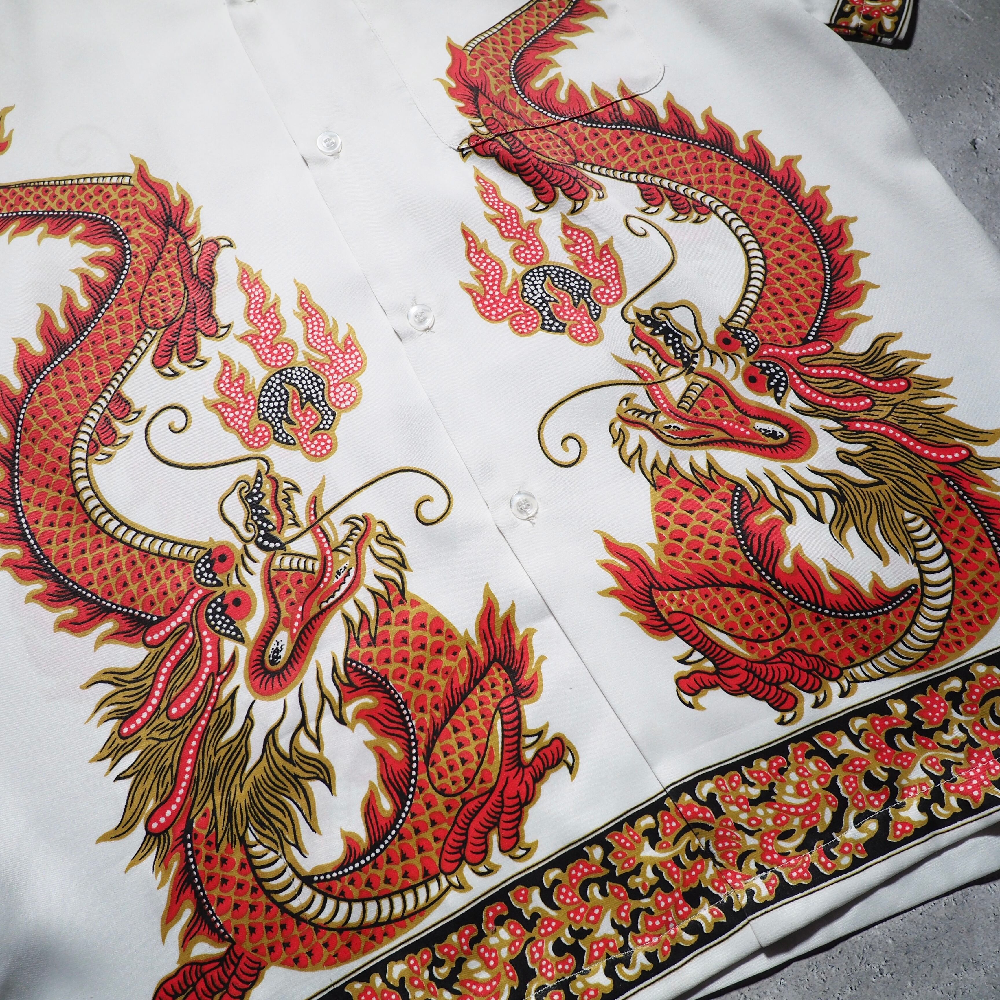 ” Monas Boutique ” Doragon printed vintage loose Open collar SS shirt