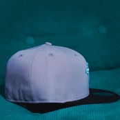 【gifthat別注】NEW ERA 59FIFTY/5950 TORJAY トロント・ブルージェイズ　GRAY BLACK SEAGLASS