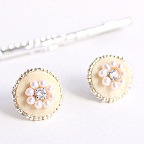 フルートのキーパッドのビジューピアス (M) F-001 Flute key pads pierced earrings with pearls and Swarovski (M)