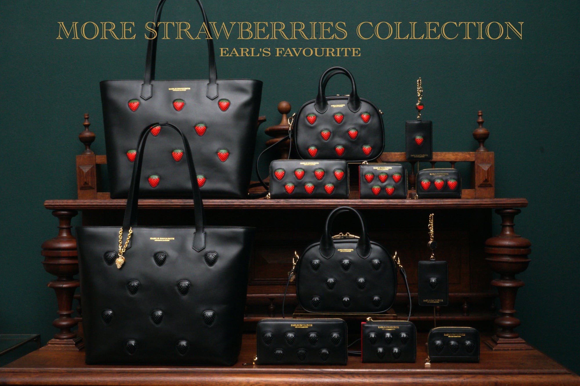 More Strawberries Collection】リール付きパスケース（赤いちご