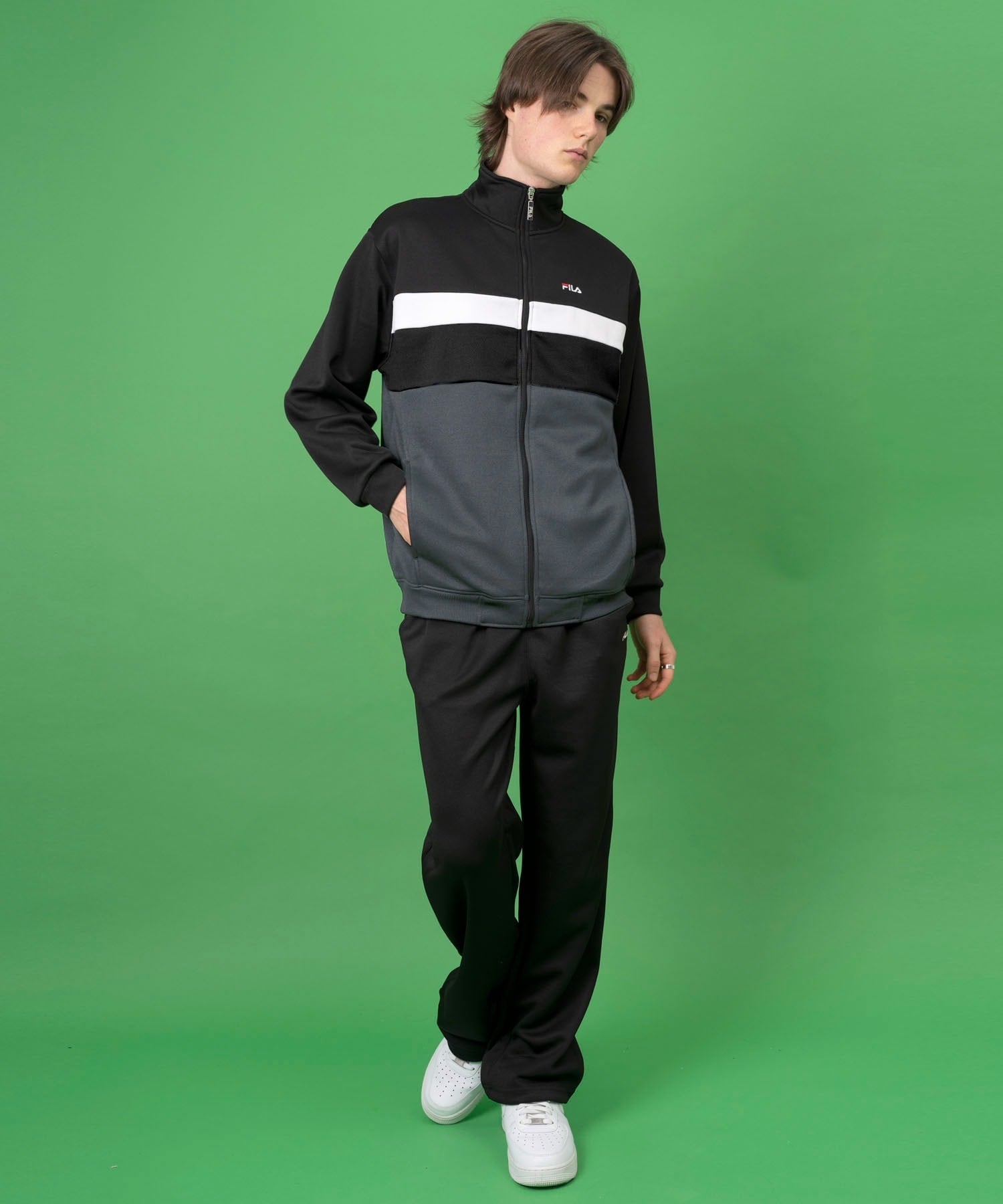 ユニセックス向けのブランドをメインにした、カジュアルな洋服や服飾