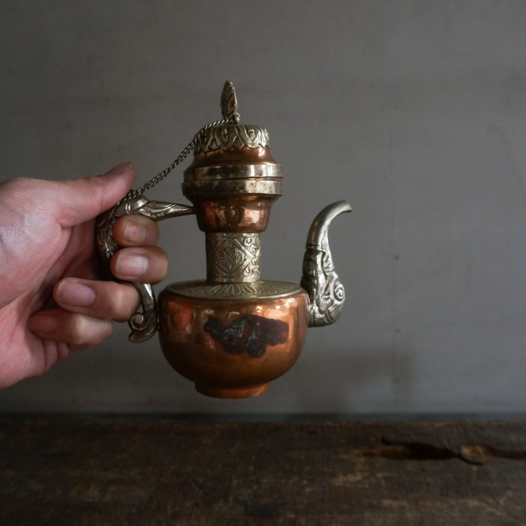 古いチベットの銅ポット