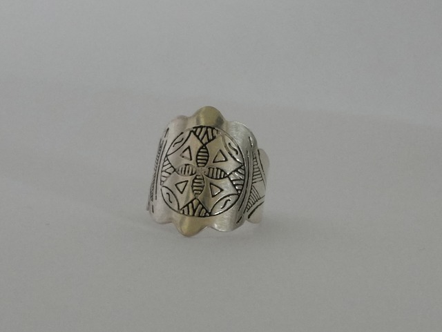 【 Sold Out 】モロッコ　四方位を守る幾何学模様　ティスナント　リング　 (トゥアレグ族)　