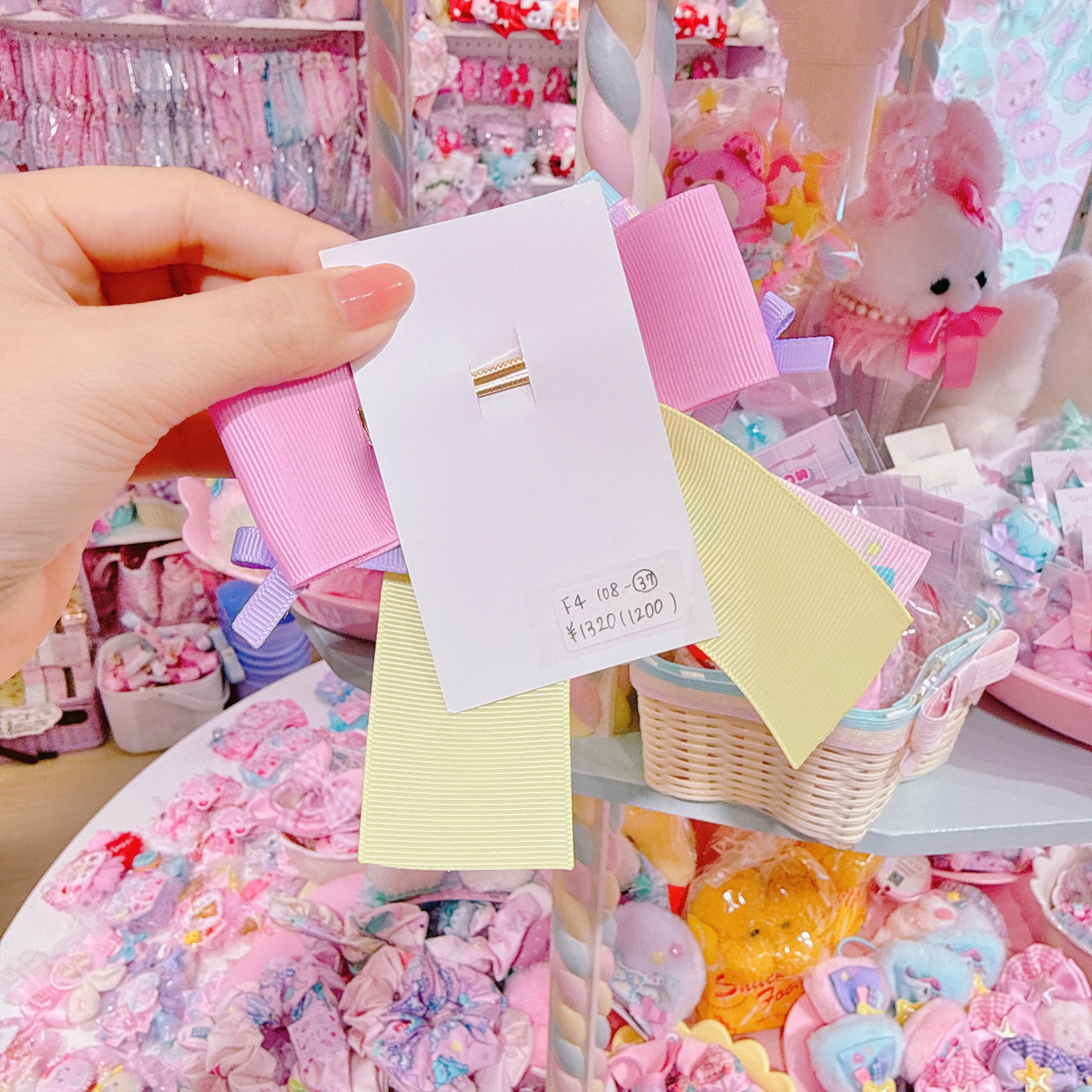 【F4】108-37ヘアクリップ