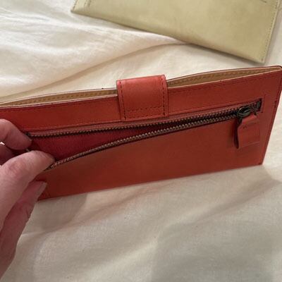 B.stuff　マットな質感☆薄手のお財布
