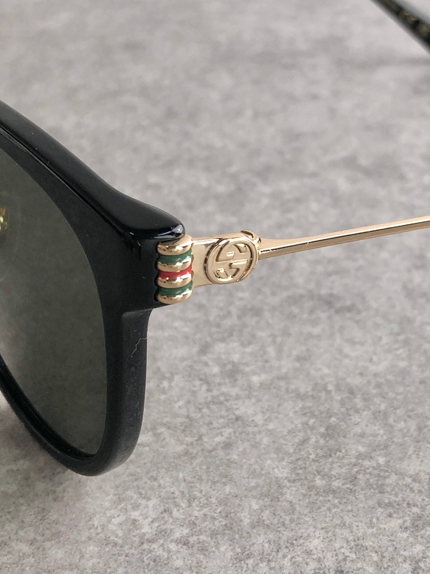 GUCCI グッチ シェリーライン サングラス ブラック GGロゴ