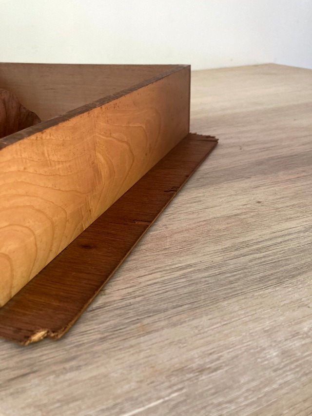 味わいのある古い文机