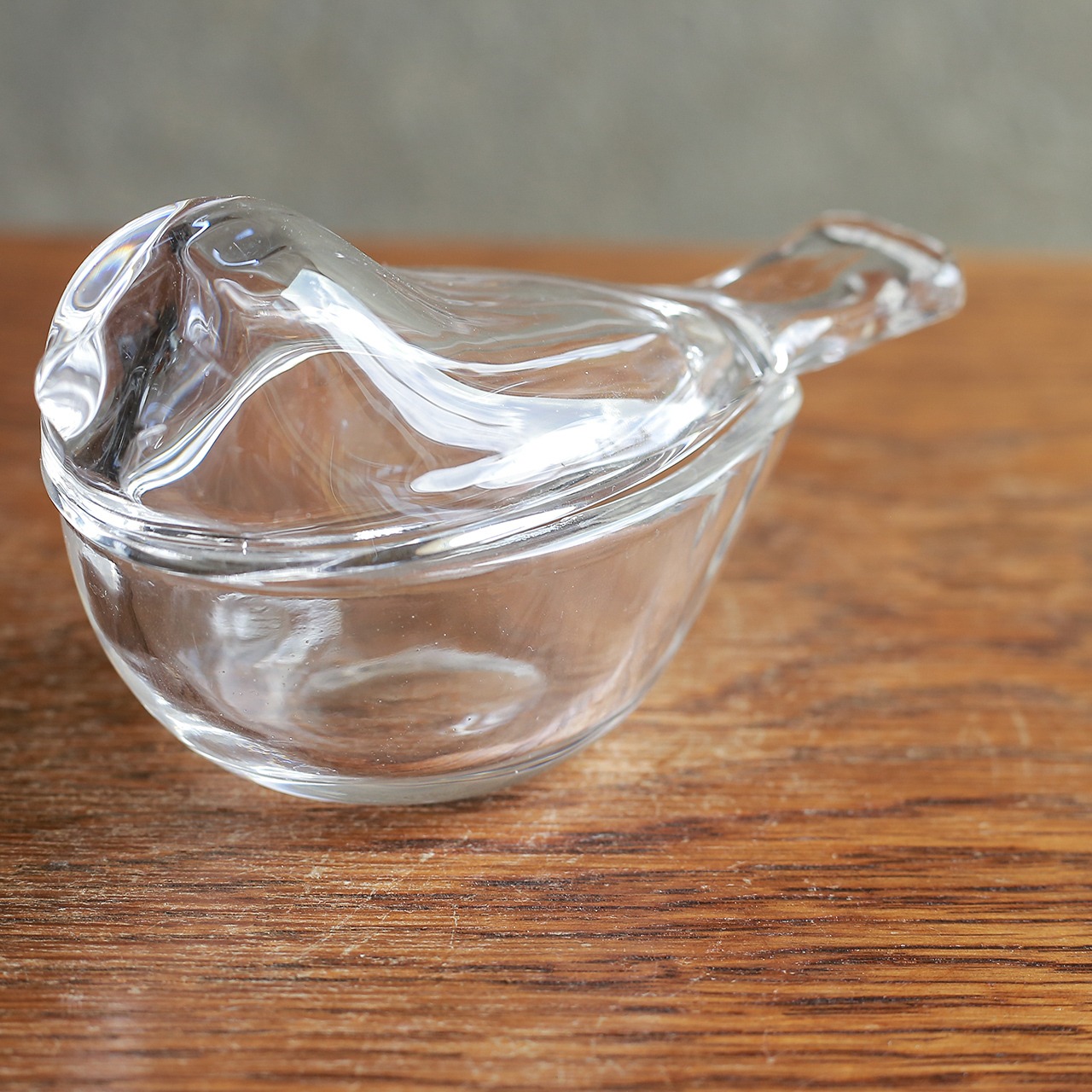 パカッと開く、ガラスの小鳥