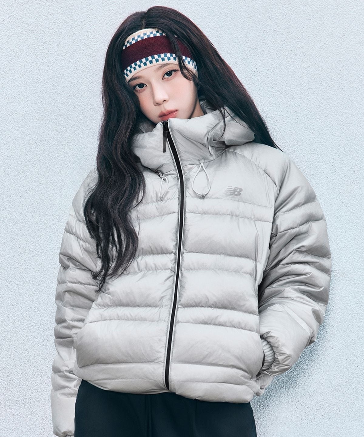 新品　韓国限定　ニューバランス　aespaウィンター着用　Sサイズ　ライトグレー aespa ウィンター着用【NEW BALANCE】Glossy Ribbon Duffle Bag (New