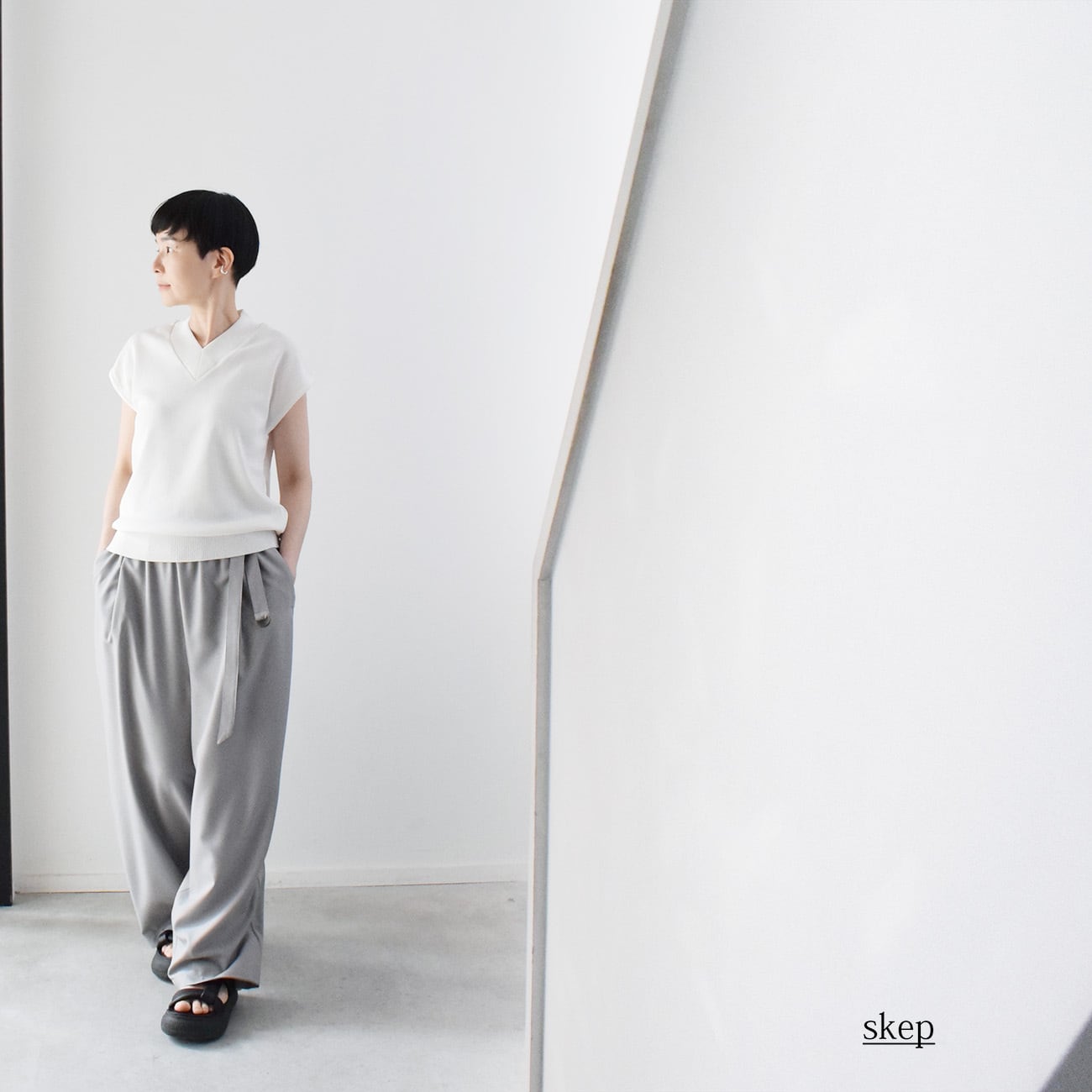 後ろタックワイドパンツ：グレー［PT03LPGY］ | skep-online shop