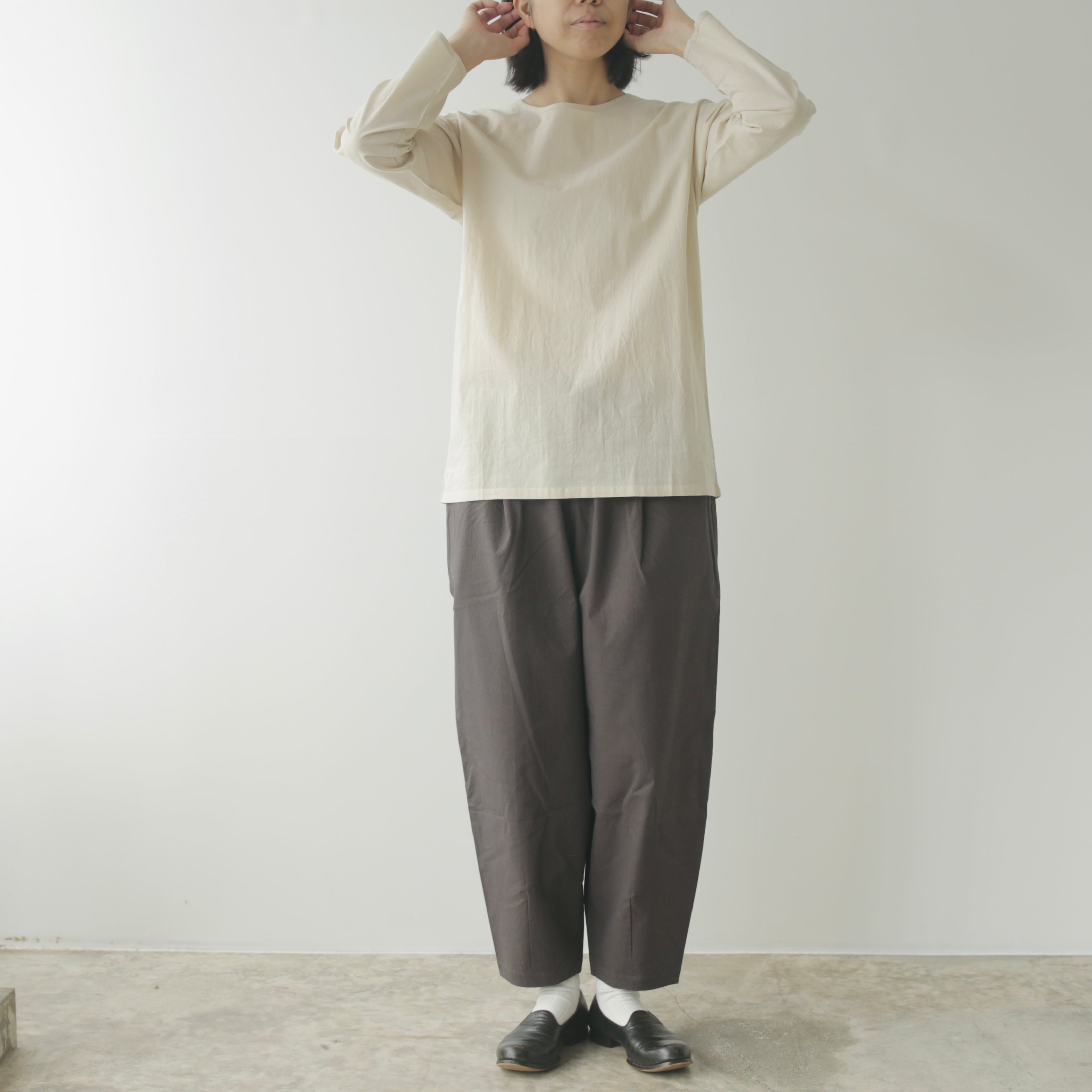 Yoli シンプルブラウス | Vie