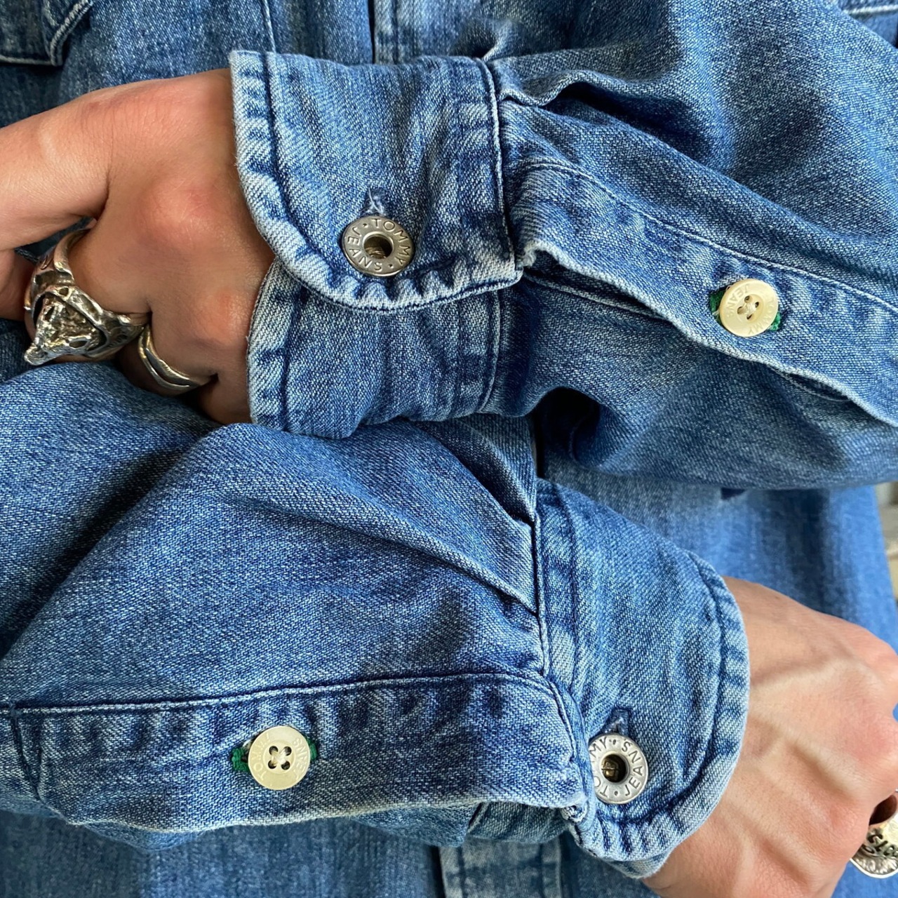 90年代 TOMMY JEANS トミージーンズ デニムシャツ メンズM 古着 TOMMY 