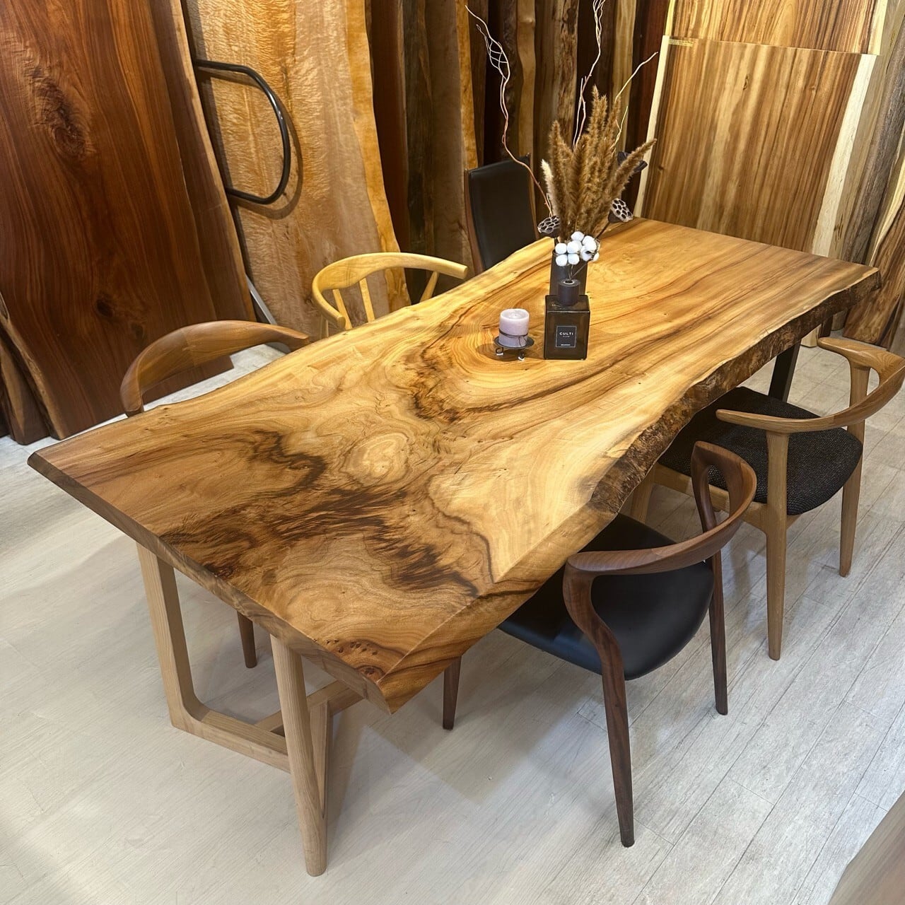 楠(クス)_2100×930-810-960×50_横浜元町店_テーブル天板/一枚板 252224 t001