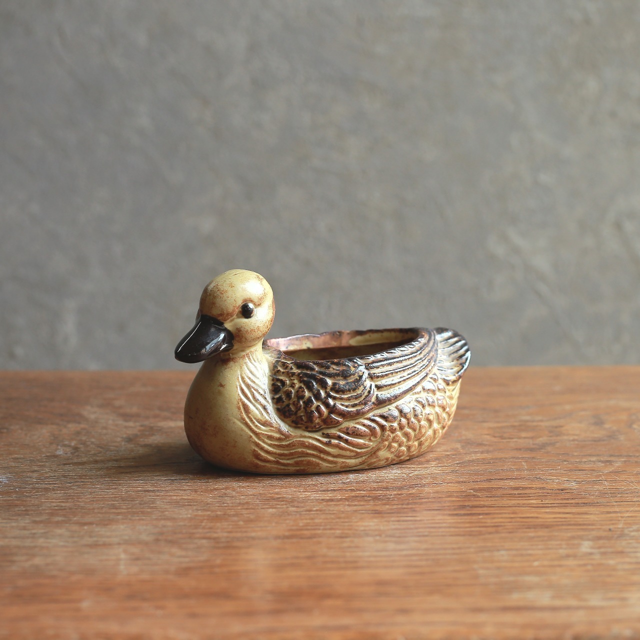 味わい深い、アヒルの小物入れ｜陶器のアヒル 小物入れ ヴィンテージ置物